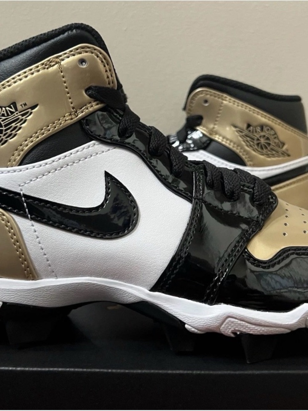 JORDAN 1 HIGH TOP Kids Black White and Gold Cleats FOOTBALL & BASEBALL